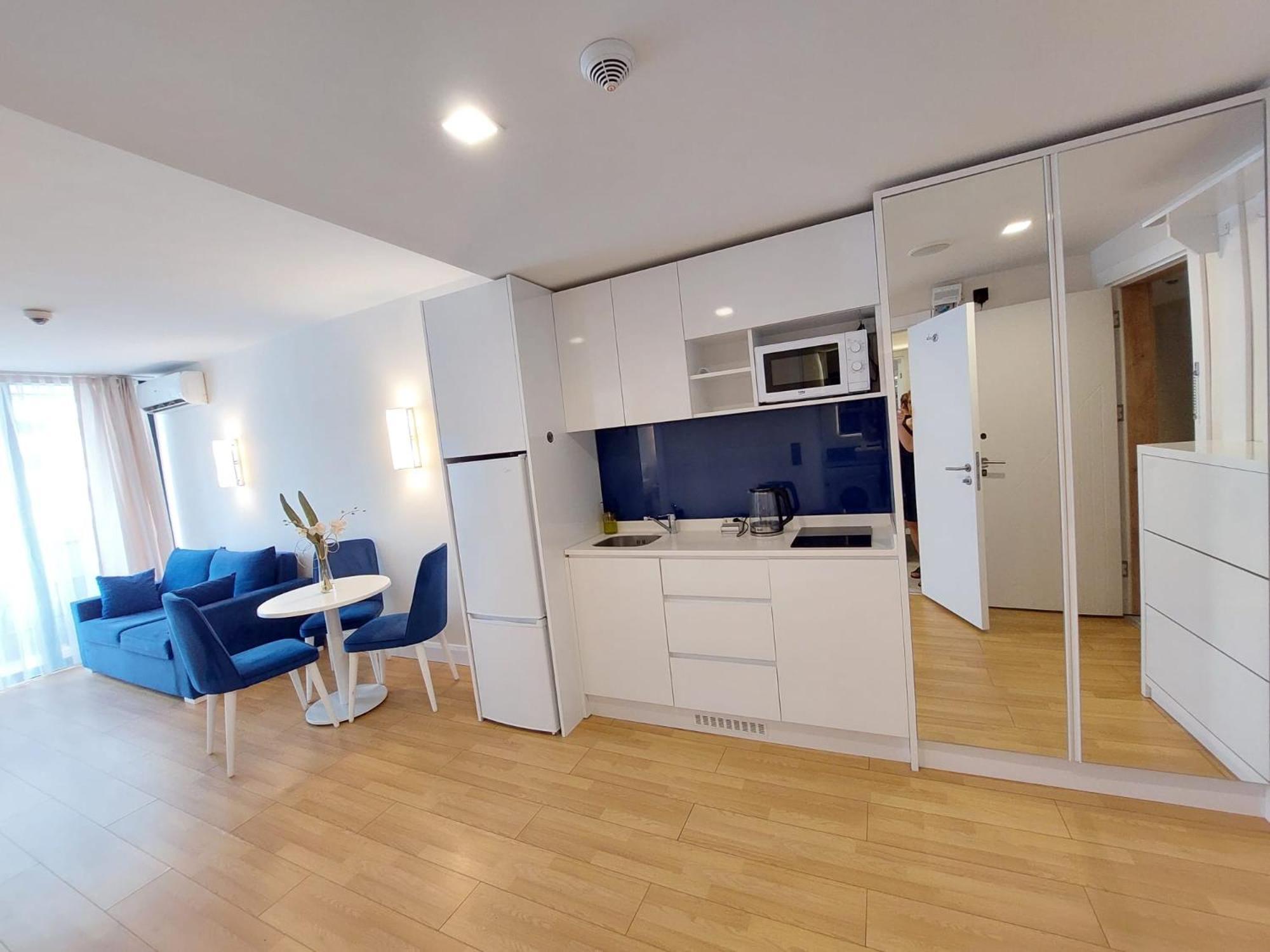 Natalia -Apartments In - Orbi City บาทูมิ ภายนอก รูปภาพ